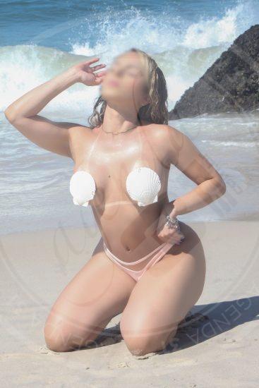 Acompanhante Clara Castelli